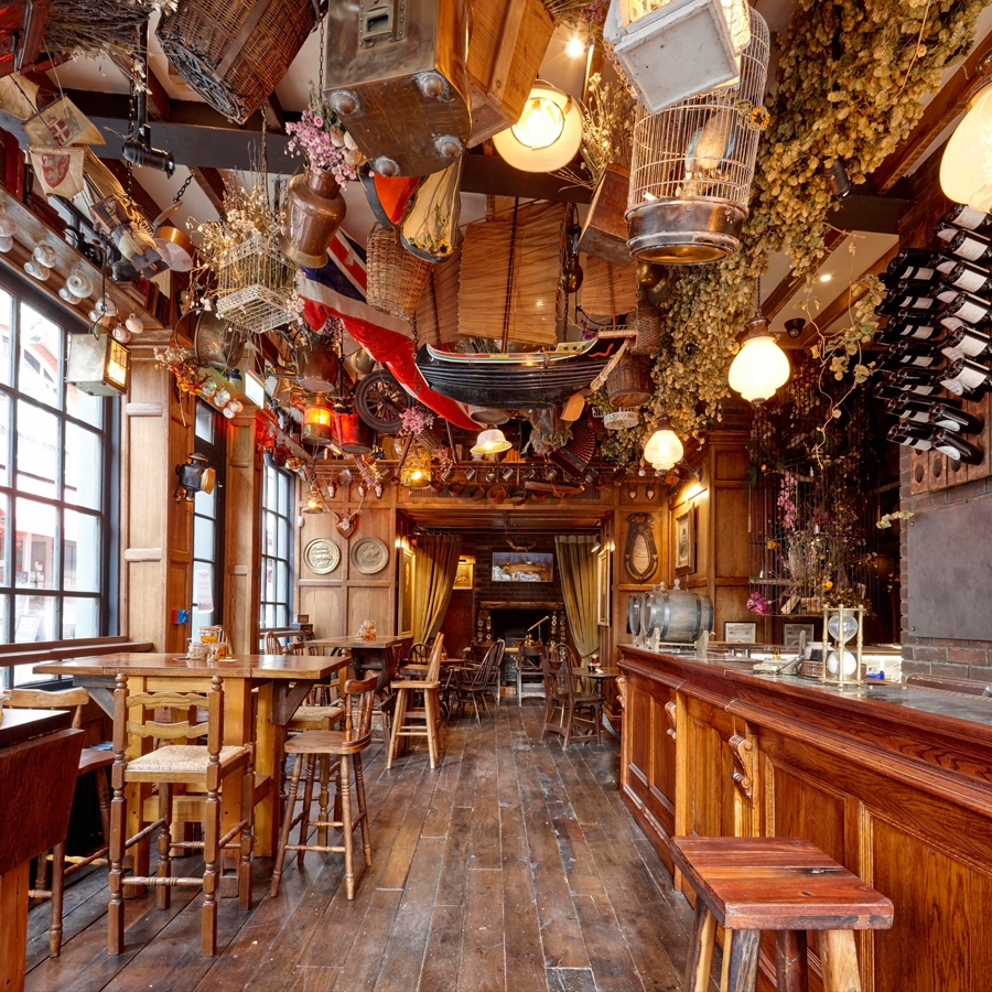Interior shot of Foggs Tavern